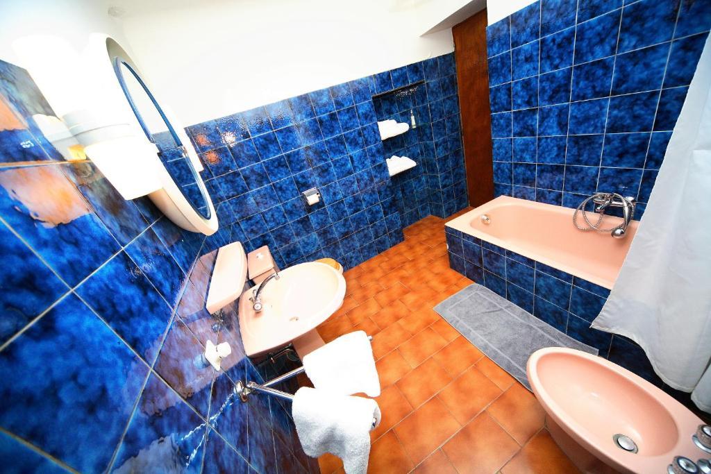 Belle De Nuit Bed & Breakfast Oppede Phòng bức ảnh